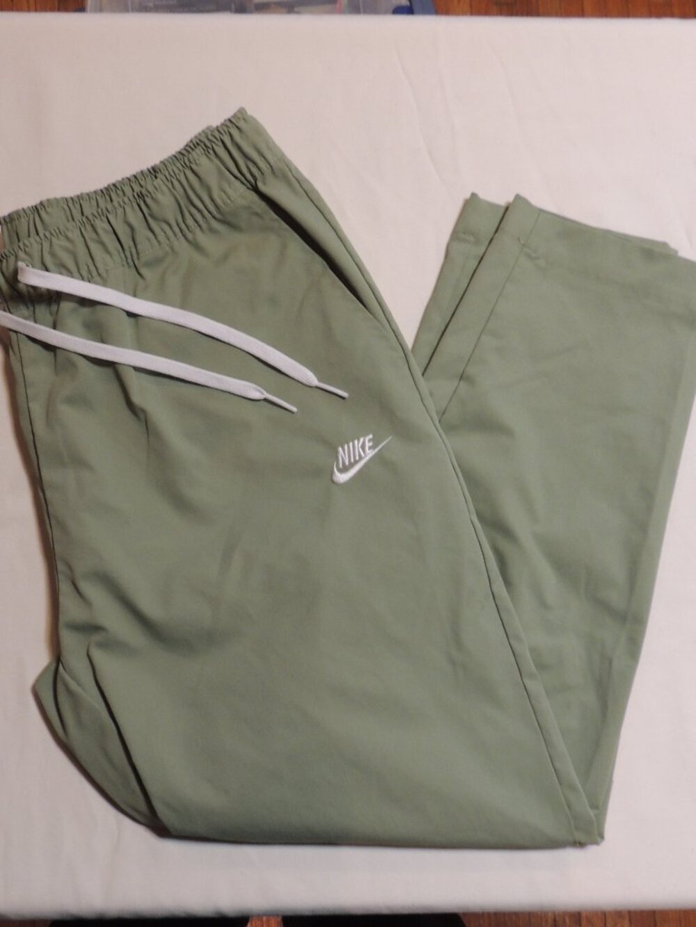 Nike Jogger Pants Men XL Green White Tag Walking Fitness Gym Outdoor Pants